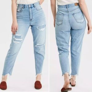 AMERICAN EAGLE Curvy Mom Jeans